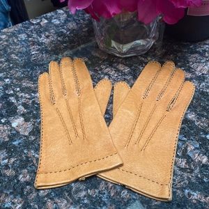 Elegant Tan Leather Gloves
